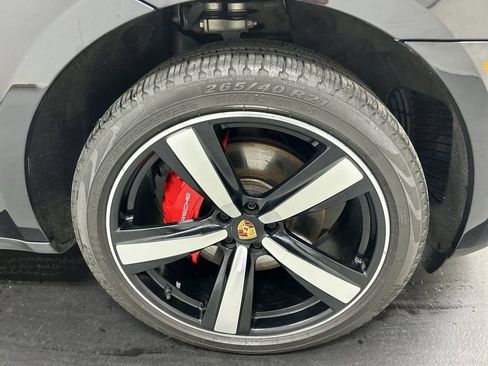 Certified 2024 Porsche Macan S AWD/4WD image 8