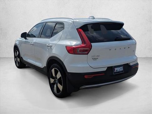 Used 2019 Volvo XC40 T5 Momentum image 8