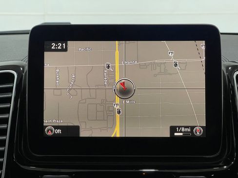 Used 2017 Mercedes-Benz GLS 550 4MATIC image 10