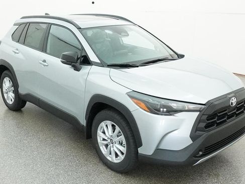 New 2026 Toyota Corolla Cross LE FWD image 10