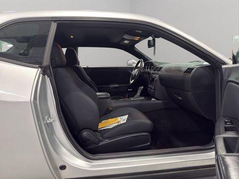 Used 2012 Dodge Challenger R/T image 14