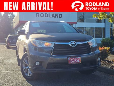 Used 2014 Toyota Highlander XLE AWD/4WD image 1