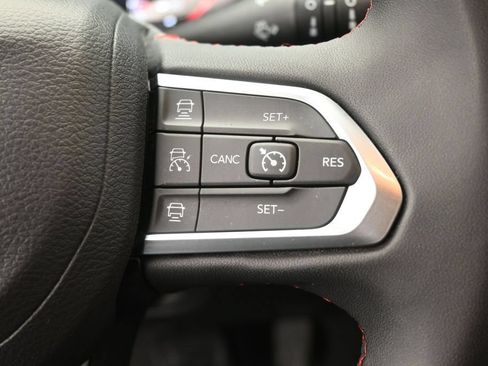 Used 2024 Jeep Compass Trailhawk AWD/4WD image 2