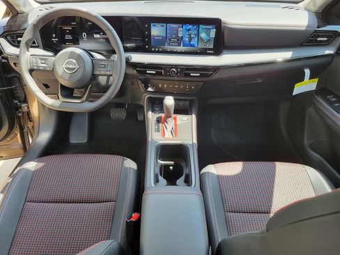 New 2026 Nissan Kicks SR w/ Cold Weather Package FWD image 7