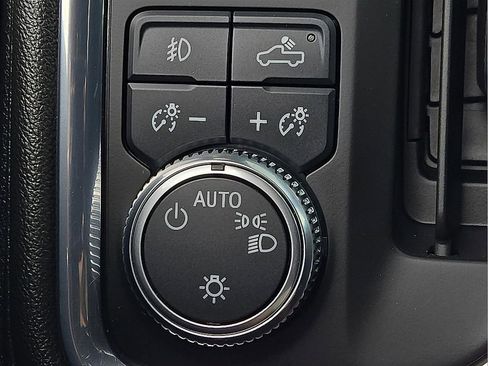 Used 2021 GMC Sierra 2500 SLE w/ SLE Value Package; image 17