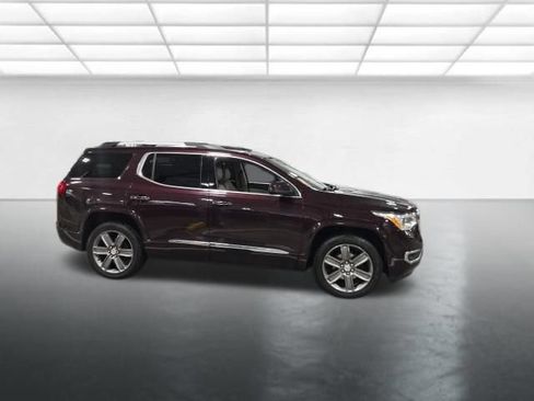 Used 2017 GMC Acadia Denali w/ Technology Package FWD image 3