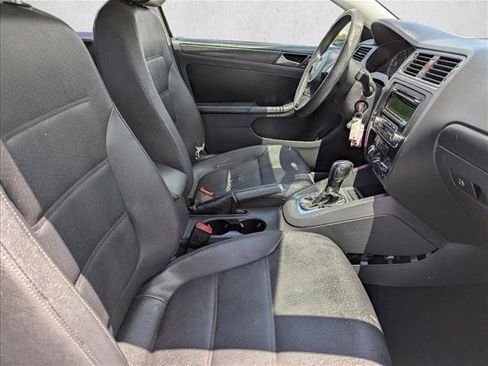 Used 2012 Volkswagen Jetta SE FWD image 28