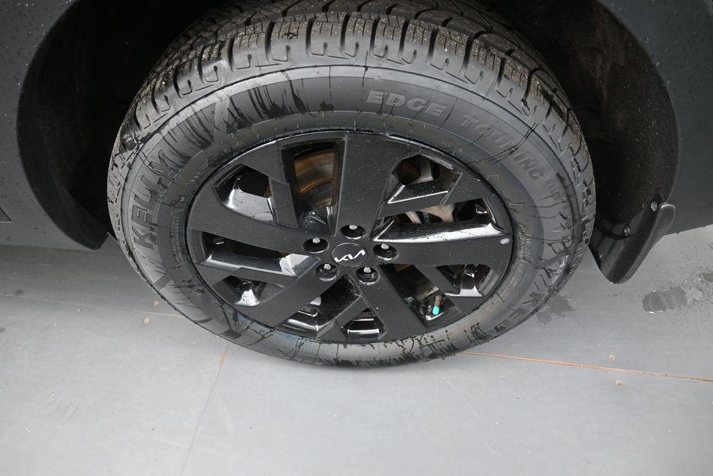 Certified 2023 Kia Sorento S w/ Panoramic Sunroof Package AWD/4WD image 9