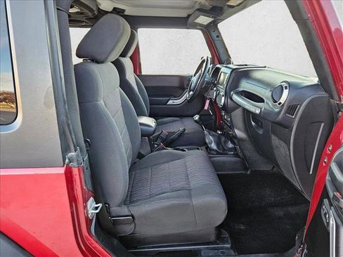 Used 2012 Jeep Wrangler Rubicon w/ PWR Convenience Group image 19