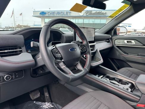 Used 2025 Ford Explorer ST-Line image 30