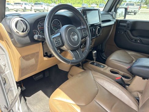 Used 2015 Jeep Wrangler Sahara w/ Connectivity Group AWD/4WD image 16