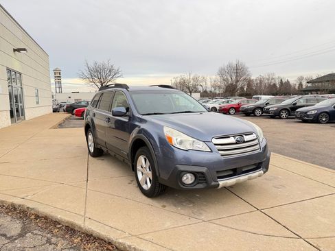Used 2014 Subaru Outback 2.5i Limited w/ Moonroof Package image 3