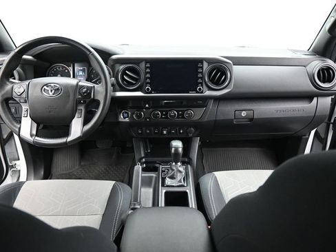 Used 2022 Toyota Tacoma TRD Sport image 17