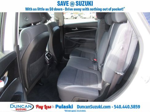 Used 2017 Kia Sorento LX image 11