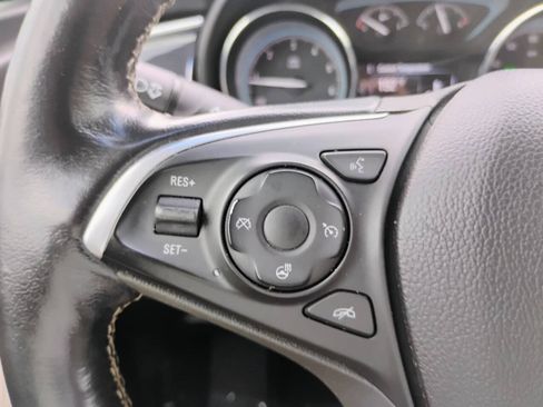 Used 2017 Buick Envision Essence FWD image 24
