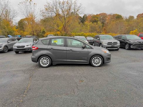 Used 2017 Ford C-MAX SE image 8