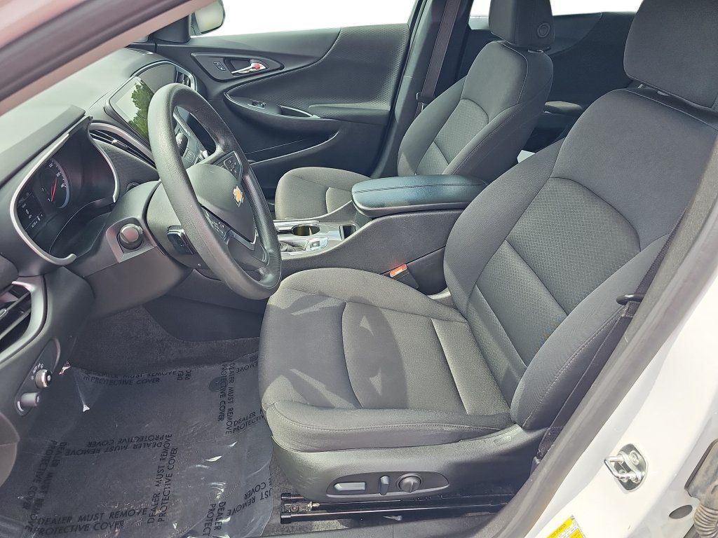 Used 2025 Chevrolet Malibu LT FWD image 15