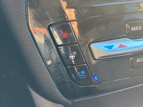 Used 2023 Ford Explorer Limited w/ Limited Technology Package image 23