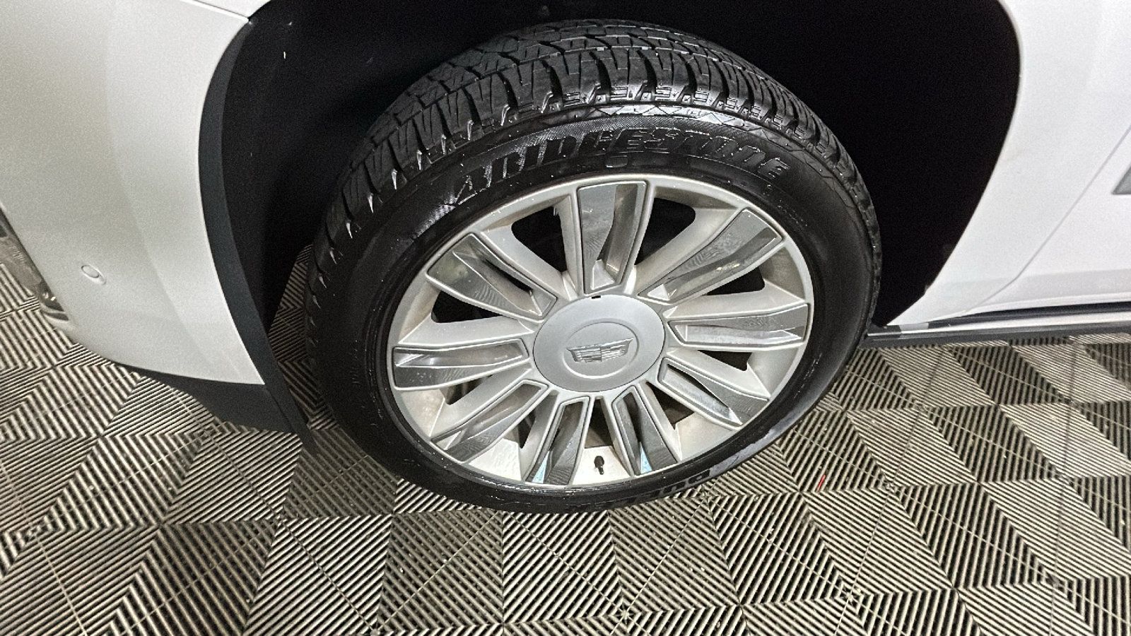 Used 2019 Cadillac Escalade Platinum RWD image 11