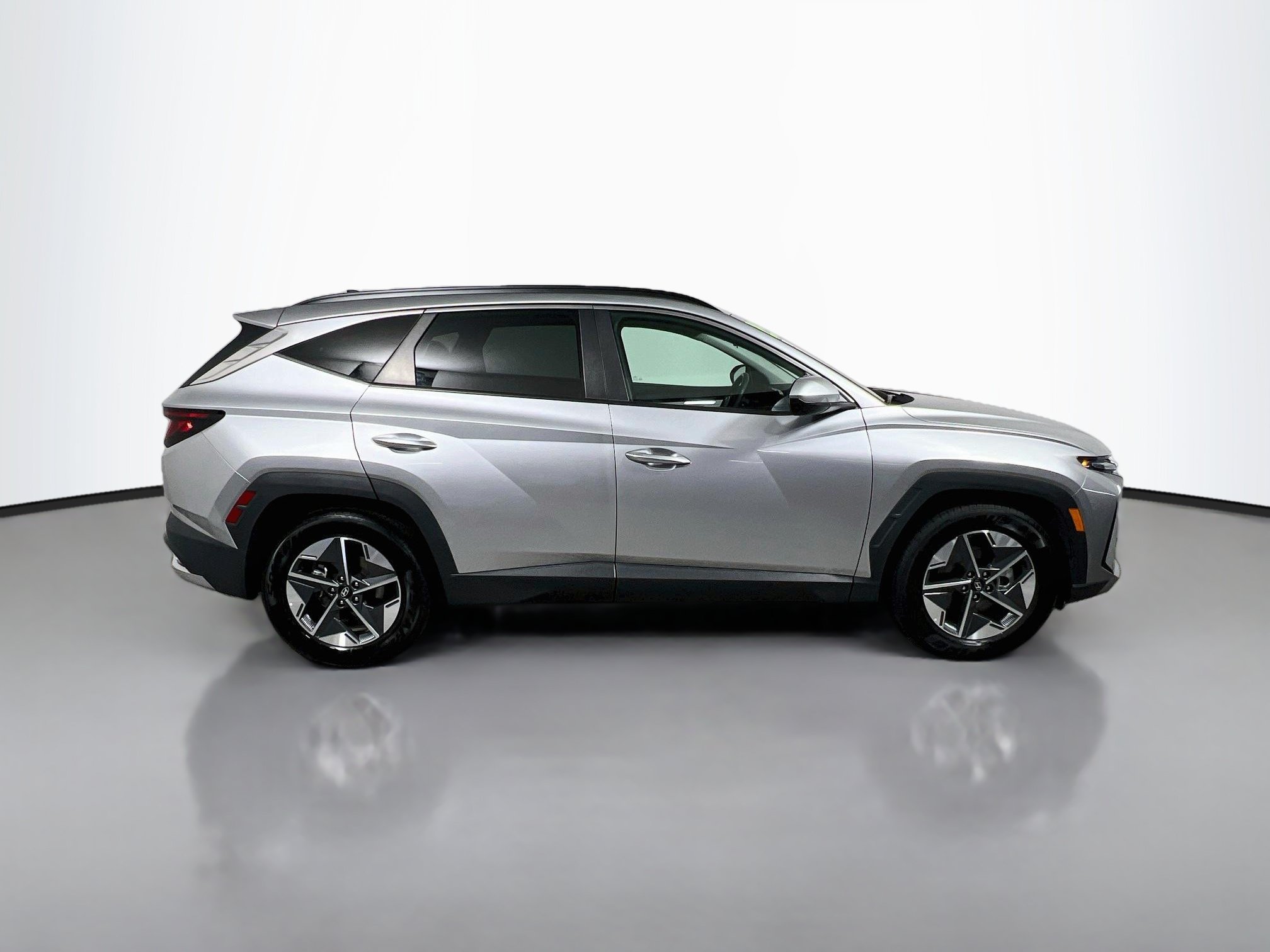 Used 2025 Hyundai Tucson SEL FWD image 3