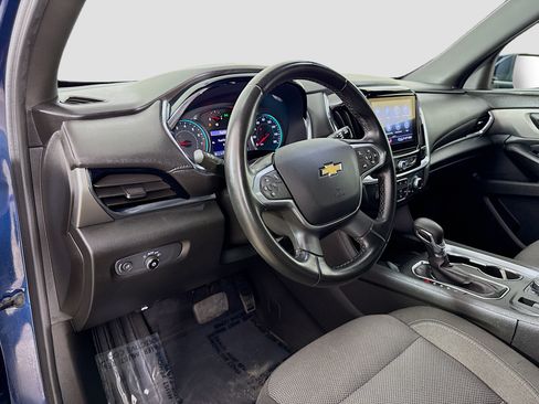 Used 2023 Chevrolet Traverse LT FWD image 11