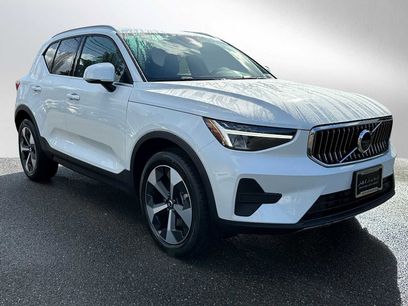 New 2025 Volvo XC40 B5 Core w/ Protection Package Premier