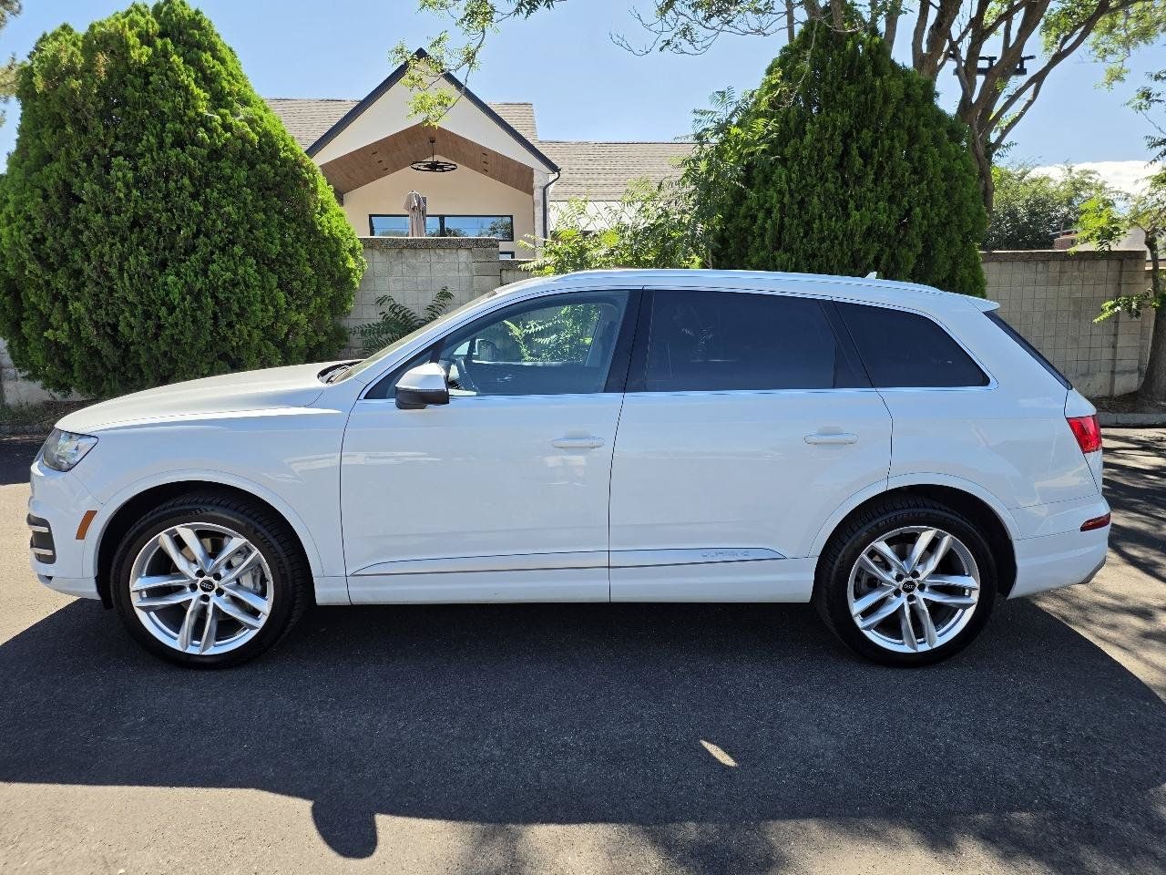 Used 2017 Audi Q7 3.0T Prestige AWD/4WD image 2