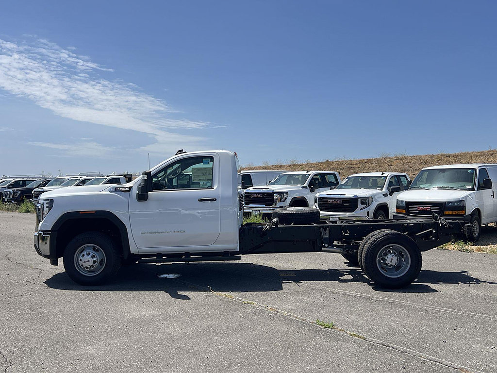 New 2026 GMC Sierra 3500 Pro AWD/4WD image 6