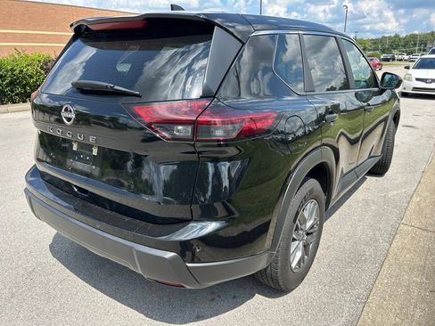 Used 2024 Nissan Rogue S FWD image 3