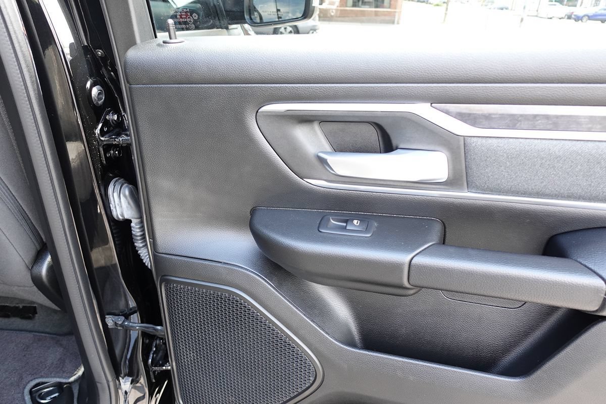 Used 2023 RAM 1500 Big Horn AWD/4WD image 29