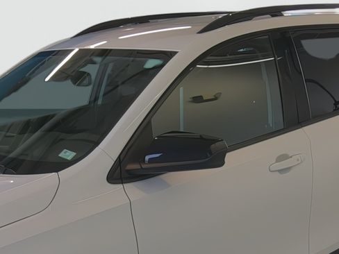Used 2020 GMC Terrain SLE w/ Driver Convenience Package FWD image 8