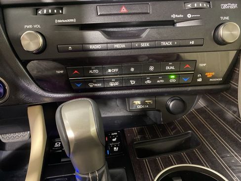 Certified 2022 Lexus RX 450h AWD w/ Luxury Package image 21