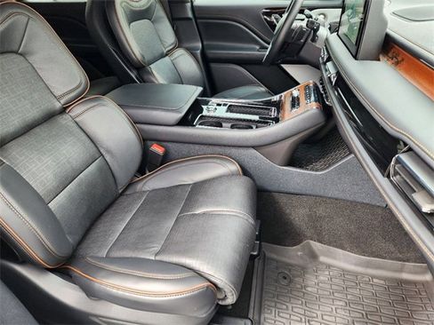 New 2025 Lincoln Aviator Black Label image 13