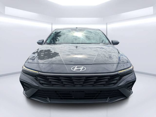 Used 2024 Hyundai Elantra SEL w/ Convenience Package FWD image 8