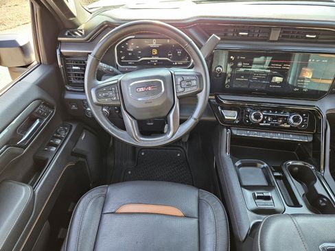 Used 2024 GMC Sierra 2500 AT4 w/ AT4 Premium Plus Package image 12