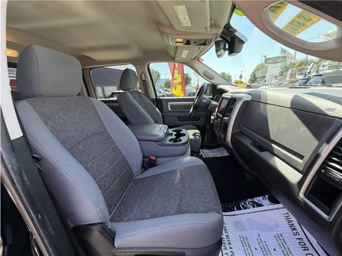 Used 2019 RAM 1500 Classic SLT w/ Luxury Group AWD/4WD image 32