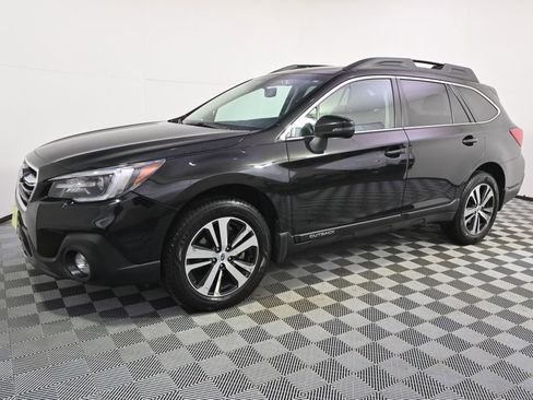 Used 2018 Subaru Outback 2.5i Limited image 2