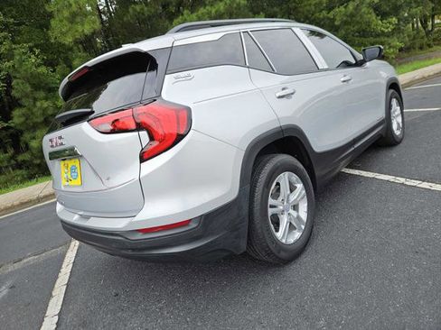 Used 2021 GMC Terrain SLE w/ Driver Convenience Package image 5