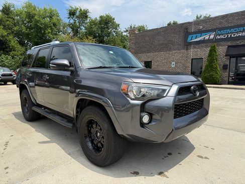 Used 2015 Toyota 4Runner SR5 Premium RWD image 3