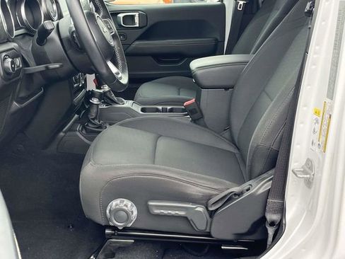 Used 2019 Jeep Wrangler Unlimited Sahara image 13