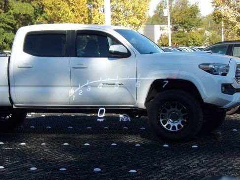 Used 2025 Mercedes-Benz GLS 63 AMG 4MATIC image 24