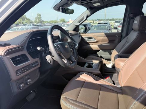 Used 2024 Chevrolet Tahoe High Country RWD image 9