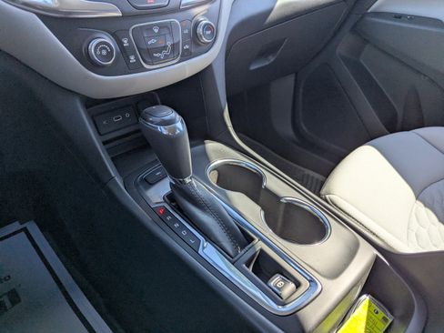 Certified 2021 Chevrolet Equinox LS w/ LS Convenience Package image 24