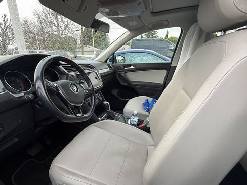 Used 2019 Volkswagen Tiguan SE FWD image 4