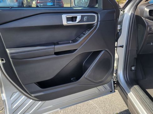Used 2022 Ford Explorer 4WD image 16