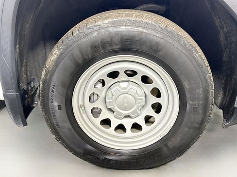 Used 2024 GMC Sierra 1500 Pro w/ Convenience Package image 27