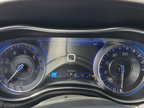 Used 2017 Chrysler 300 Limited AWD/4WD image 10