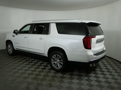Used 2023 GMC Yukon XL Denali image 6