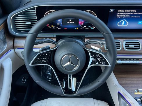 Used 2025 Mercedes-Benz GLE 580 4MATIC image 15
