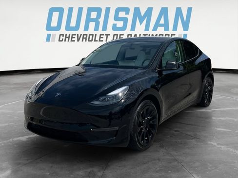 Used 2024 Tesla Model Y Long Range AWD/4WD image 2